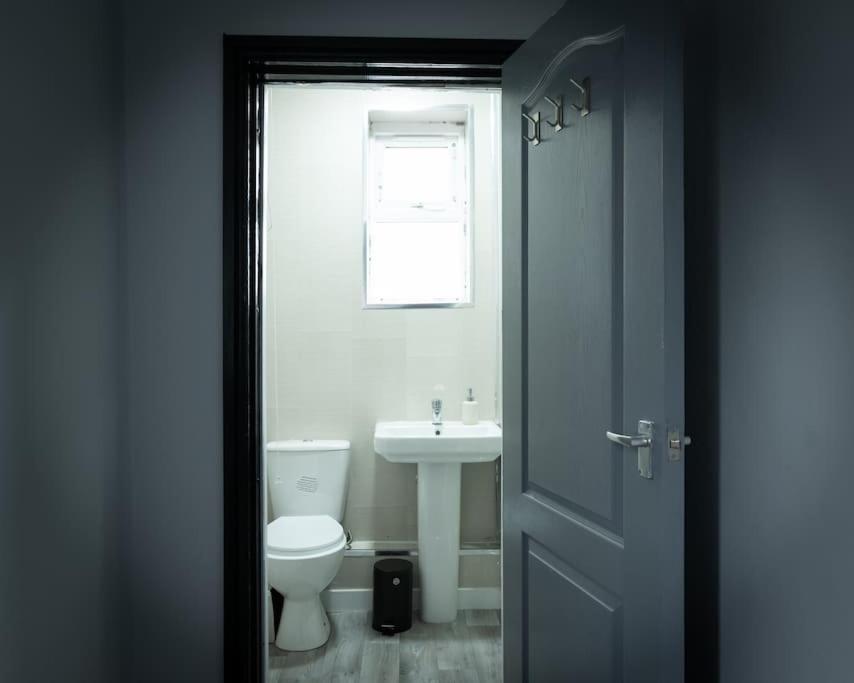 Lovely Studio Flat In Stoke-On-Trent Town Centre Екстериор снимка